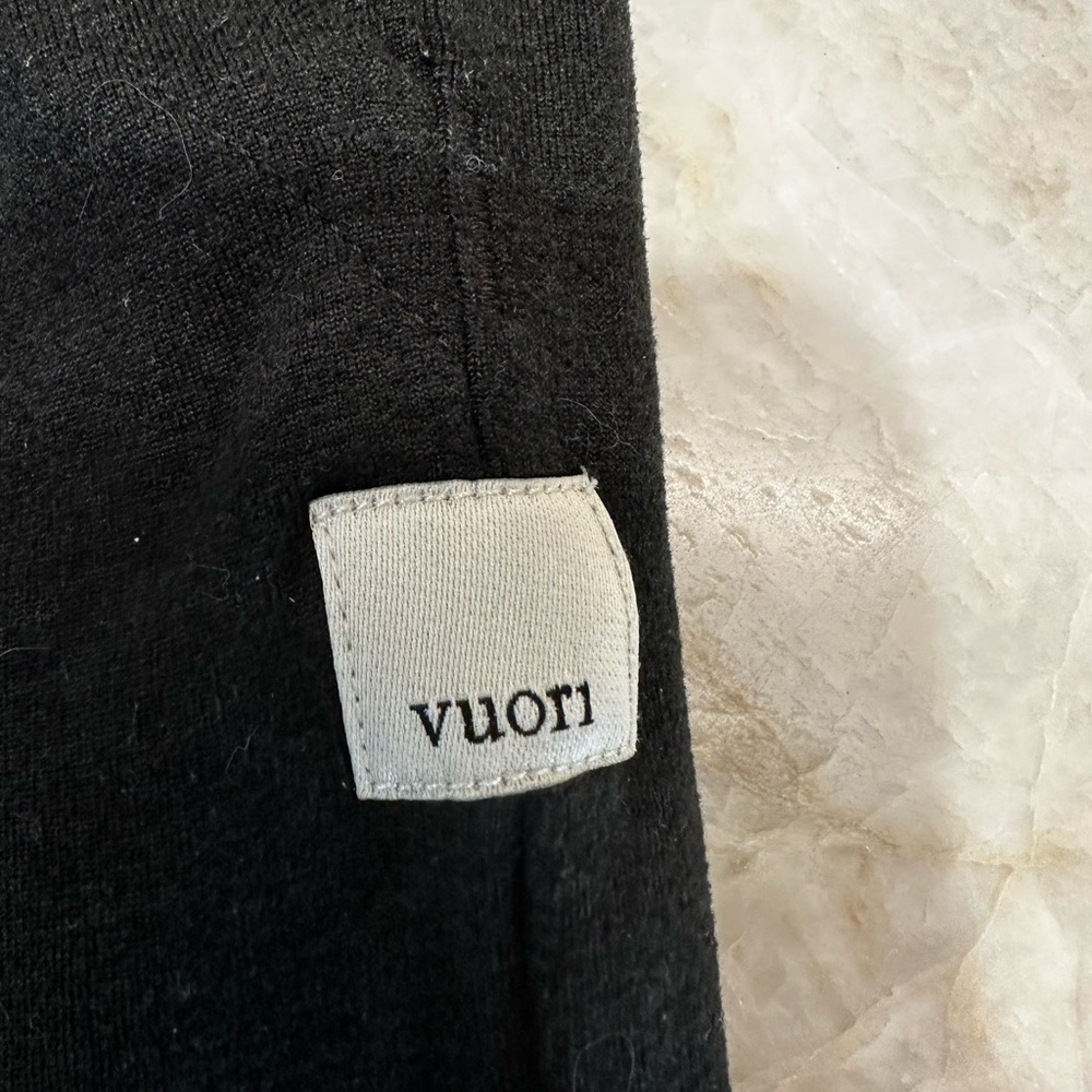 Vuori Medium Halo Essential Wideleg Pant-SHORT - Picture 4 of 5